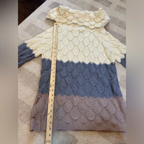 Easel Women’s Chunky Knit Colorblock Cowl Neck Sweater NWT (Size S) - Picture 5 of 7